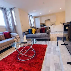 pristine-relocation-3-beds-apartment.brighton-hotels-england.com/